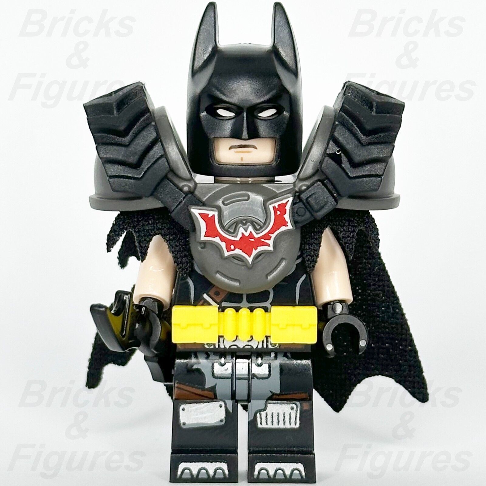 The LEGO Movie 2 Batman Minifigure Battle Ready Tyre Armour & Cape 70836 tlm118